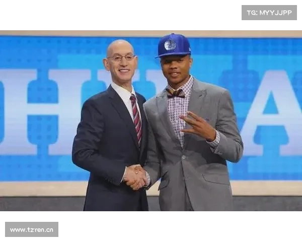 2017年NBA选秀状元富尔茨现身上海 为金秋中国赛预热 2017年NBA选秀状元富尔茨现身上海 为金秋中国赛预热